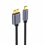 Cable USB-C a Micro-B de 1MT para Disco Duro Externo NETCOM PE-CA0104: El Cable ideal para tu Disco Externo, Cable USB-C a Micro-B 3.0 de 1 metro Netcom PE-CA0104, mostrando el conector USB-C y el conector ancho Micro-B 3.0 para discos duros, un producto de HD Multimedia PERU SAC.