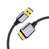 Cable USB a Micro B de cm para Disco Externo Cable Enmallado NETCOM PE CA Cable premium USB  a Micro B Netcom PE CA de cm enmallado mostrando sus conectores de aluminio para discos duros externos un producto de HD Multimedia PERU SAC Cable para Disco Externo