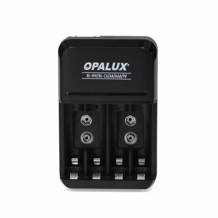 Cargador de Pilas y Baterías Ni MH Ni Cd Opalux OP BC El Dispositivo ideal para el Hogar o la Oficina Cargador de pilas universal Opalux OP BC de color negro mostrando sus  bahías para AAAAA y  bahías para baterías V un producto de HD Multimedia PERU SAC