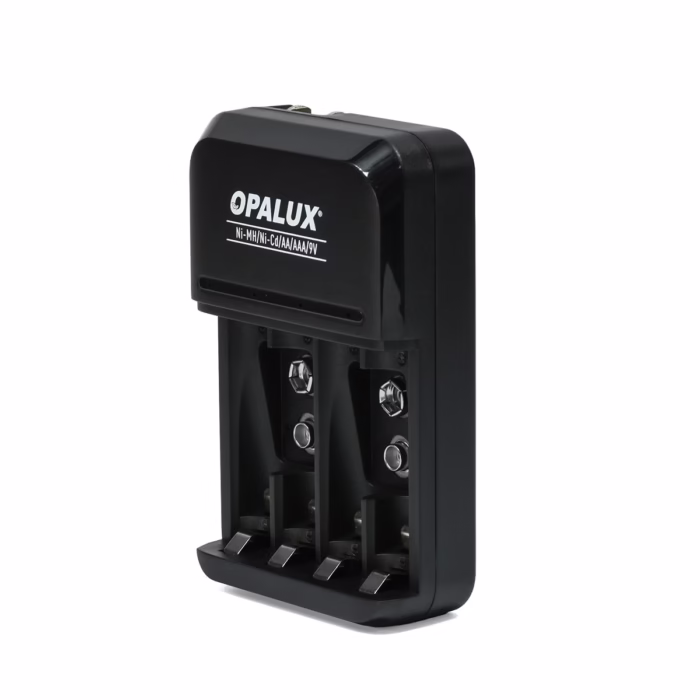 Cargador de Pilas y Baterías Ni MH Ni Cd Opalux OP BC El Dispositivo ideal para el Hogar o la Oficina Cargador de pilas universal Opalux OP BC de color negro mostrando sus  bahías para AAAAA y  bahías para baterías V un producto de HD Multimedia PERU SAC