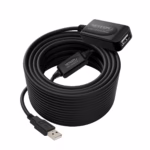 Extensión USB 25MT Activo USB 2.0 480Mbps NETCOM PE-UA0325: Rompe Todas las Barreras de Distancia, Cable extensor USB 2.0 activo de 25 metros Netcom PE-UA0325, mostrando el conector de entrada USB-A y los boosters de señal integrados, un producto de HD Multimedia PERU SAC.