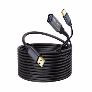Extensión USB Activa 10MT USB 3.0 5Gbps NETCOM PE-EX0110: Lleva tu Conexión USB 3.0 a 10 Metros sin Perder Velocidad, Cable extensor USB 3.0 activo de 10 metros Netcom PE-EX0110, mostrando el conector de entrada USB-A y el extremo hembra USB-A con su conector de alimentación auxiliar, un producto de HD Multimedia PERU SAC.