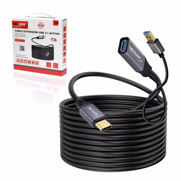 Extensión USB-C a USB-A 5MT Activo 5GBPS 60W NETCOM PE-EX0305: Extiende tu Conexión USB-C a 5 Metros sin Perder Velocidad, Cable extensor USB-C activo de 5 metros Netcom PE-EX0305, mostrando el conector de entrada USB-C y el extremo hembra USB-A con su conector de alimentación auxiliar, un producto de HD Multimedia PERU SAC.