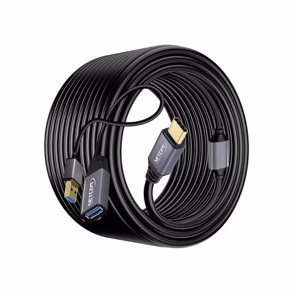 Extensión USB C a USB MT Activa GBPS NETCOM PE EX Lleva tu Conexión USB C a  Metros sin Perder Velocidad Cable extensor USB C activo de  metros Netcom PE EX mostrando el conector de entrada USB C y el extremo hembra USB A con su conector de alimentación auxiliar un producto de HD Multimedia PERU SAC