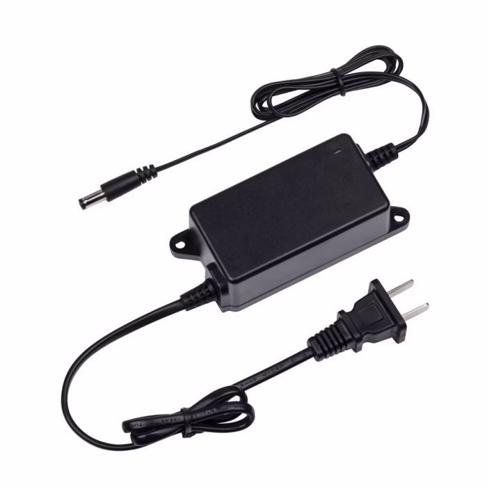 Adaptador V A Switching con Voltaje Regulado HikVision DS FA DLUS El Equipo Ideal para tus Cámaras de Seguridad Adaptador Hikvision V A DS FA DL con orejas de montaje en pared disponible en HD Multimedia PERU SAC