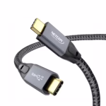 Cable USB-C 1.8MT Gen2x2 20Gbps 4K@60Hz 240W NETCOM PE-CA0302, Cable USB-C a USB-C de 1.8 metros Netcom PE-CA0302, enmallado y con conectores de aluminio, soporta 20Gbps, 240W PD y 4K, un producto de HD Multimedia PERU SAC.