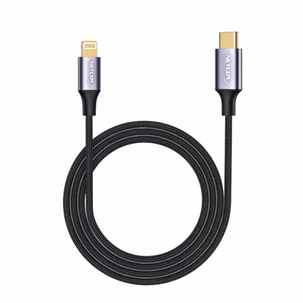 Cable USB-C a Lightning 1.8MT PD 20W Enmallado 480Mbps NETCOM PE-AC0113, Cable USB-C a Lightning de 1.8 metros Netcom PE-AC0113, enmallado en nylon y con conectores de aluminio, un producto para carga rápida de iPhone de HD Multimedia PERU SAC.