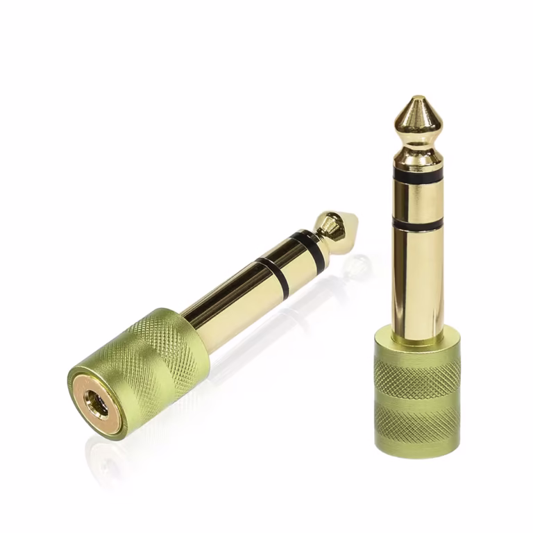 Adaptador de Audio MiniPlug a Plug Estéreo Connex GALA-01GN | Conector Metal Housing Gold Plated, Distribuído en HD Multimedia PERU SAC